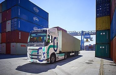 econtargo e-truck auf dem Terminal