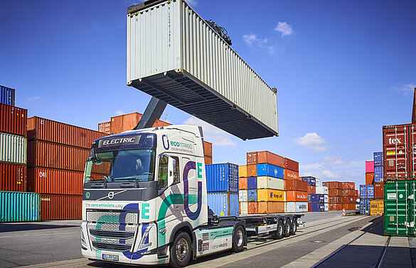 Erster vollelektrischer Container-Nahverkehr zwischen Bayern und Böhmen