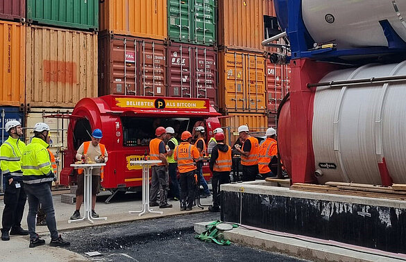 Richtfest für erweiterte Gefahrgutfläche am Contargo-Terminal in Ludwigshafen